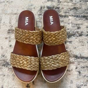 MIA Women's Brown Woven Slide Sandals